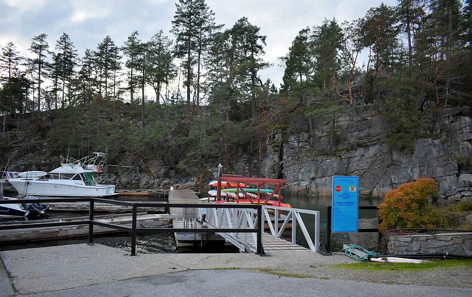 6 4622 Sinclair Bay Road