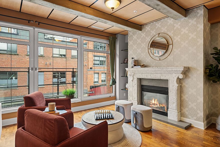 301 1155 Mainland Street