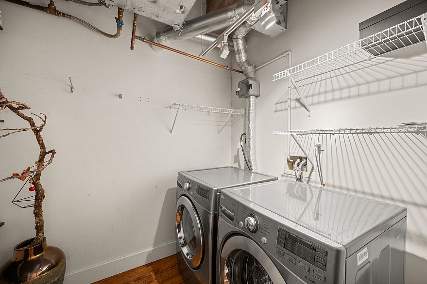 301 1155 Mainland Street