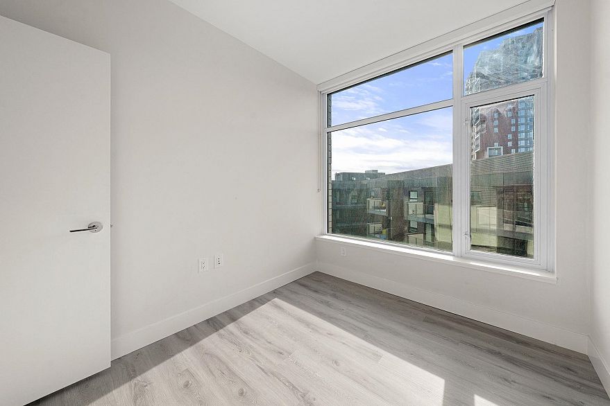 609 3451 Sawmill Crescent