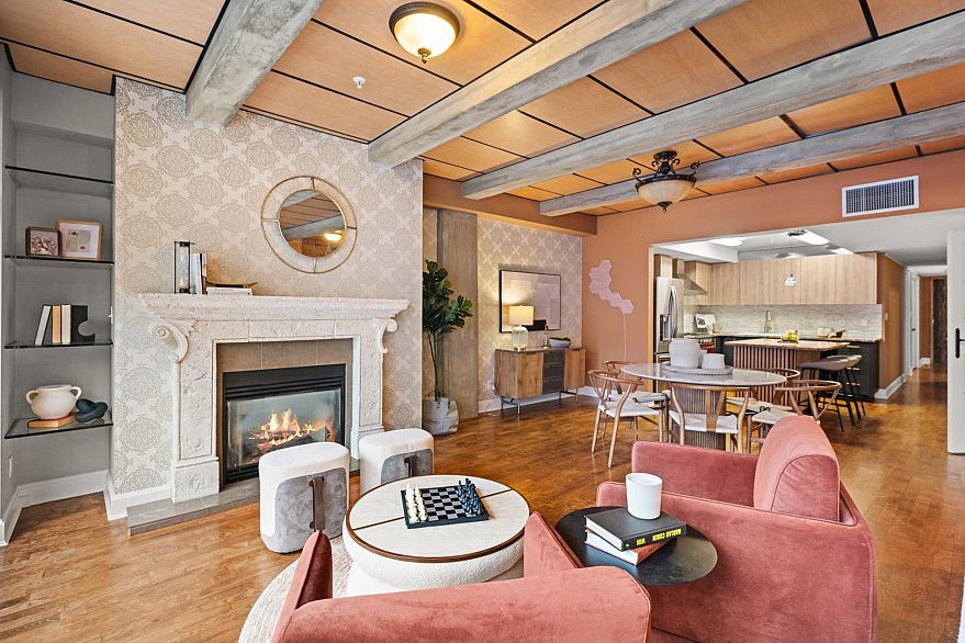 301 1155 Mainland Street