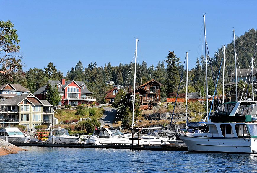 6 4622 Sinclair Bay Road