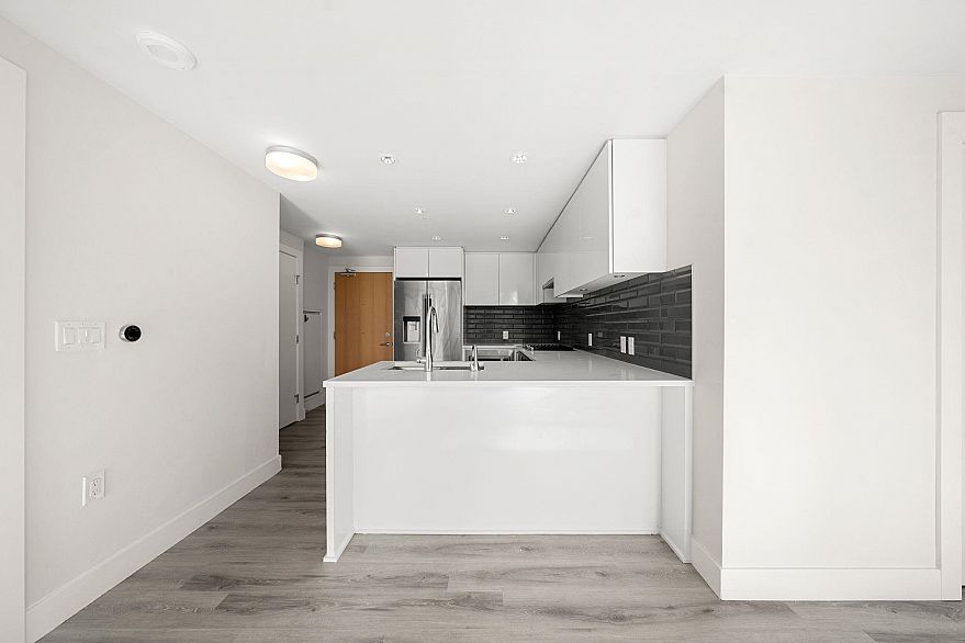 609 3451 Sawmill Crescent