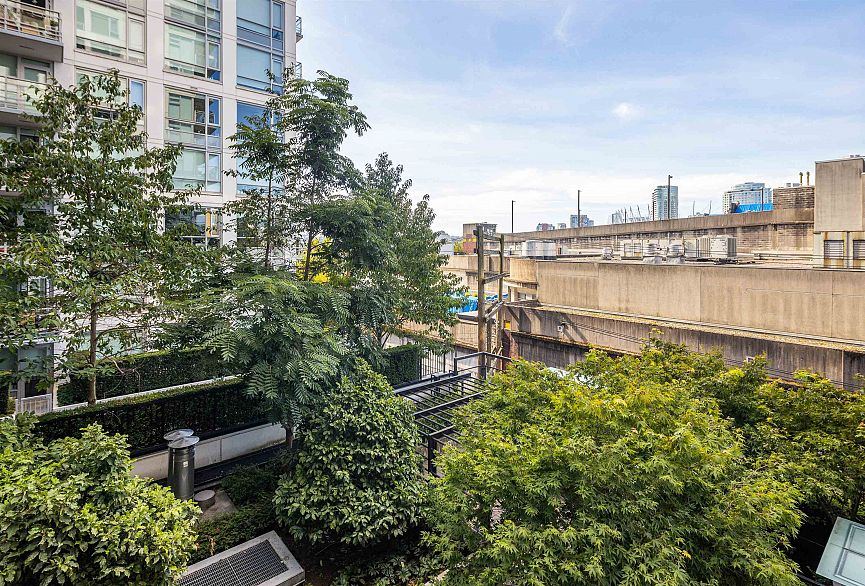 601 188 Keefer Street