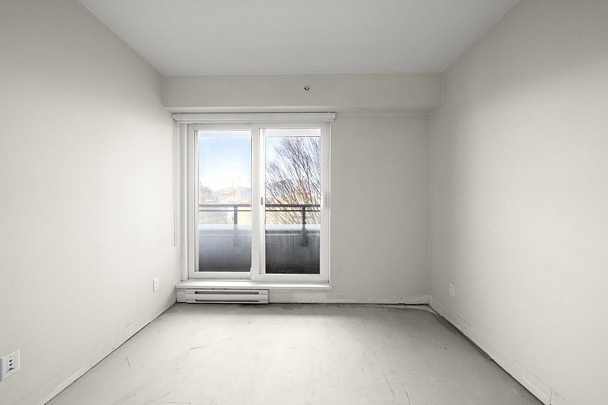 419 1588 E Hastings Street