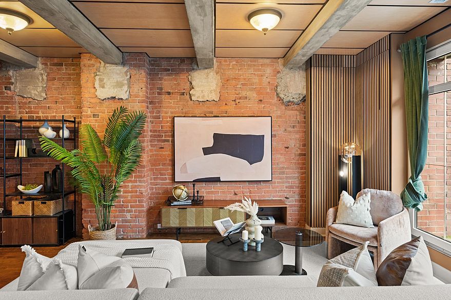 301 1155 Mainland Street