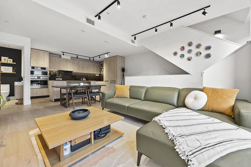 3956 Dumfries Street