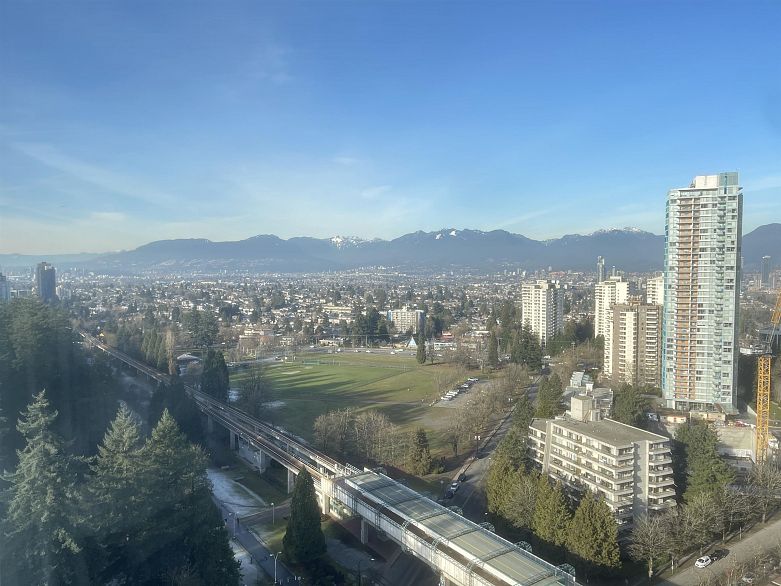 24xx 6128 PATTERSON AVENUE, Burnaby BC V5H 4P3