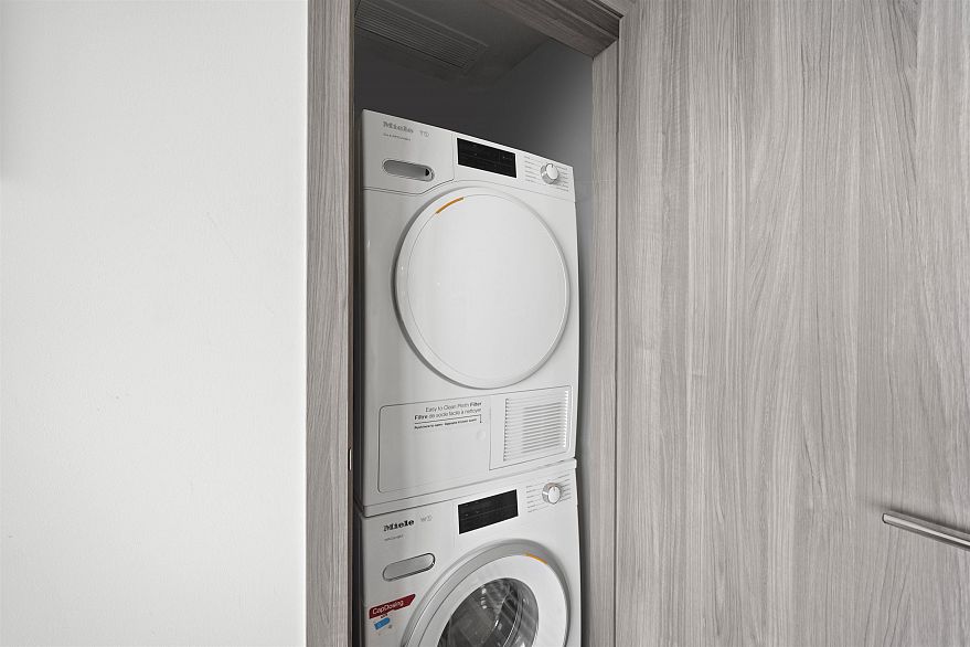 2304 89 Nelson Street