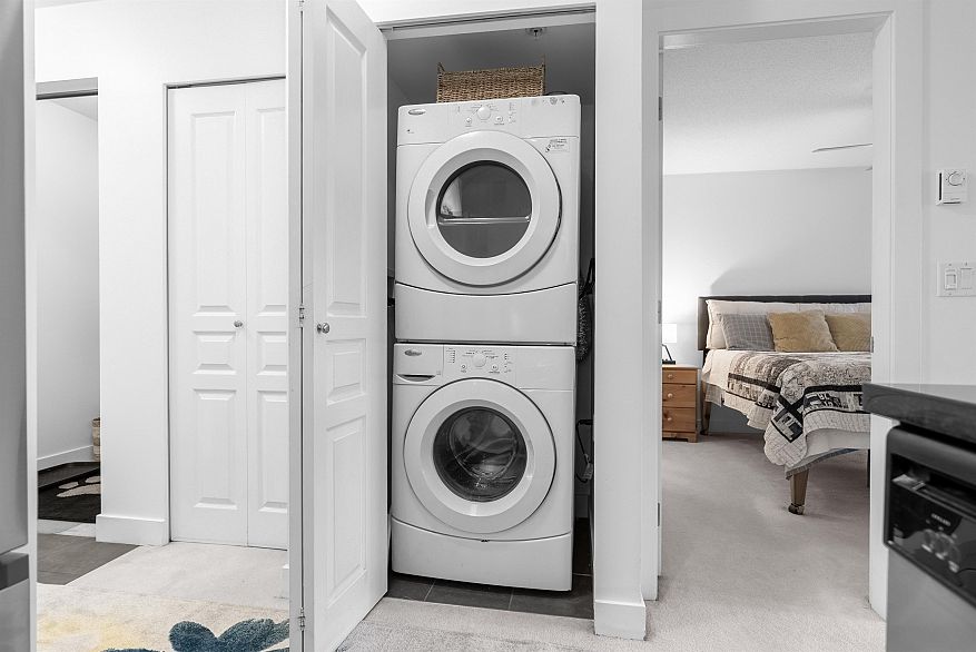 206 4550 Fraser Street