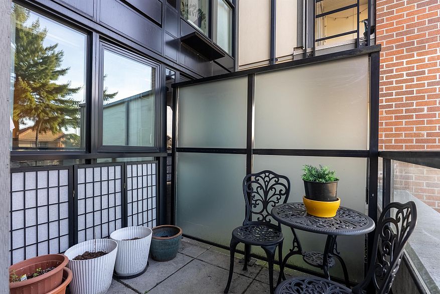 206 4550 Fraser Street