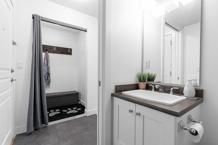 206 4550 Fraser Street