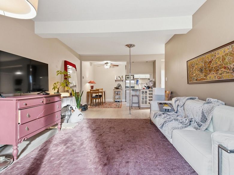 102 1655 Nelson Street