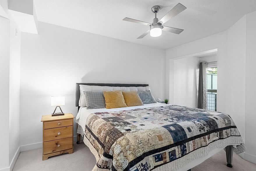 206 4550 Fraser Street