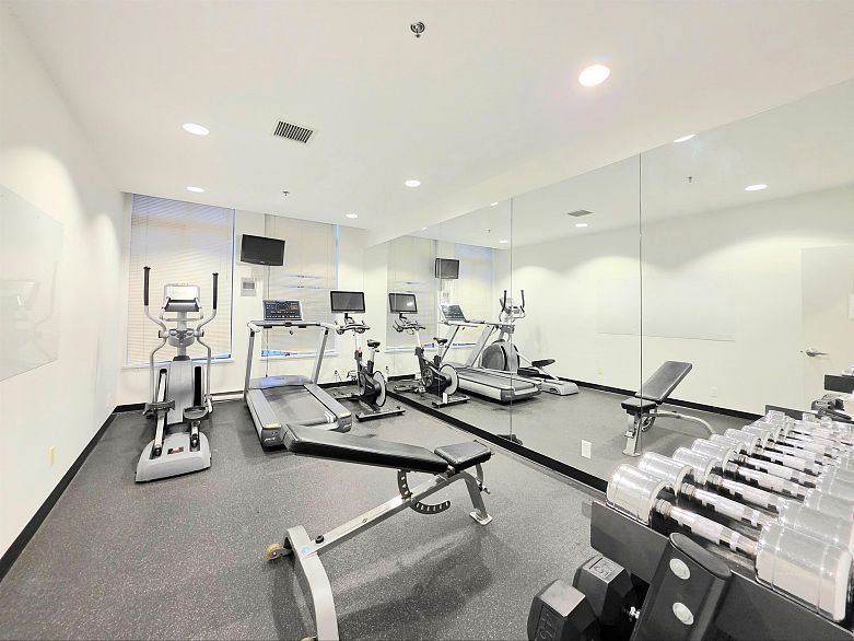 602 3660 Vanness Avenue