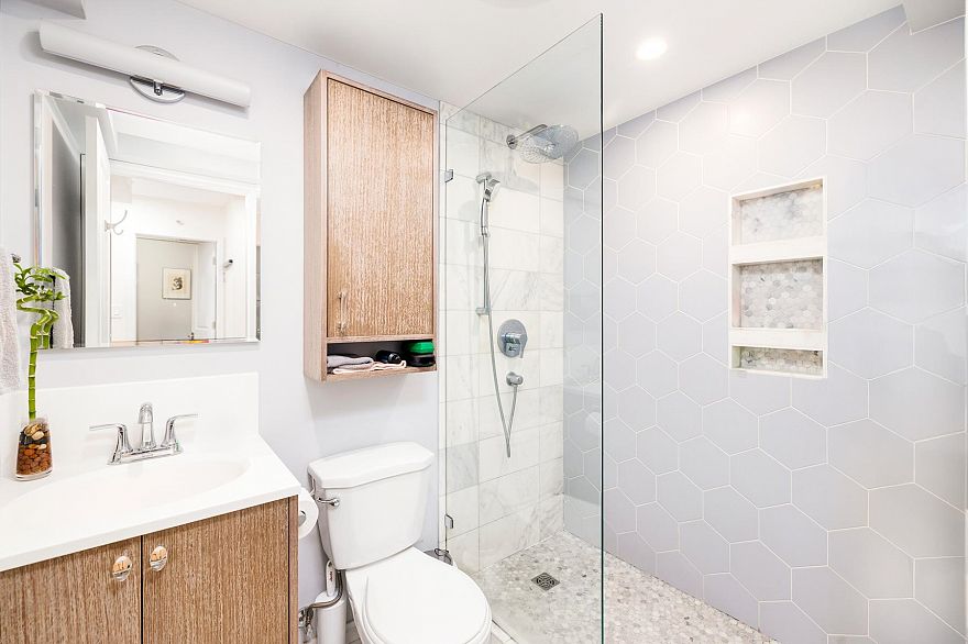 112 825 E 7th Avenue