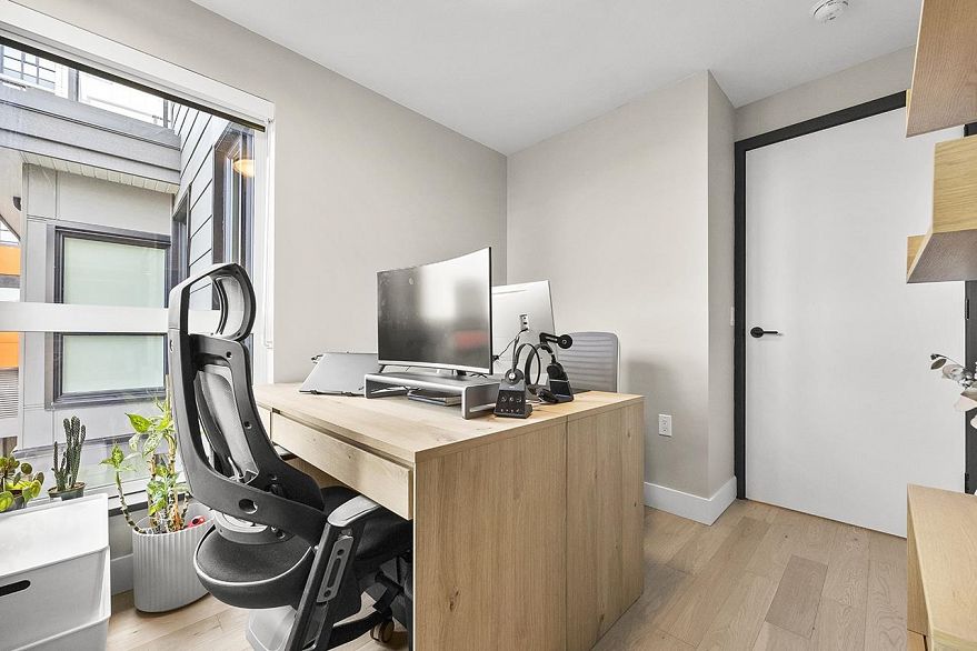 3956 Dumfries Street