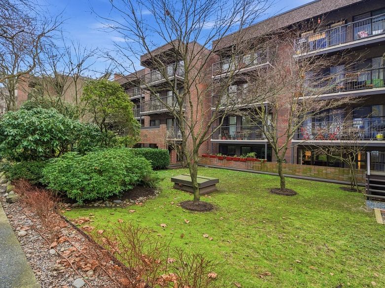 102 1655 Nelson Street