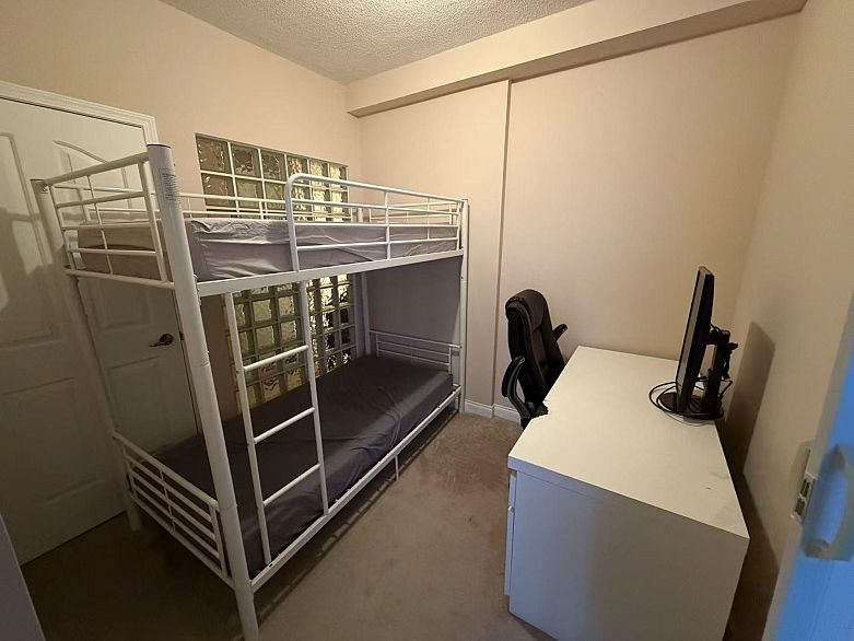 24xx 6128 PATTERSON AVENUE, Burnaby BC V5H 4P3