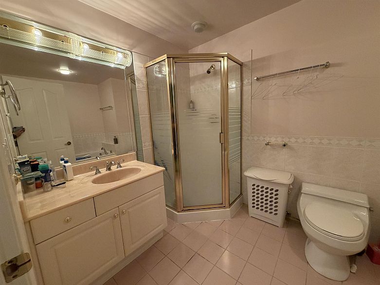 24xx 6128 PATTERSON AVENUE, Burnaby BC V5H 4P3