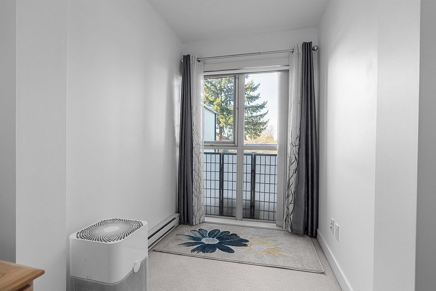 206 4550 Fraser Street