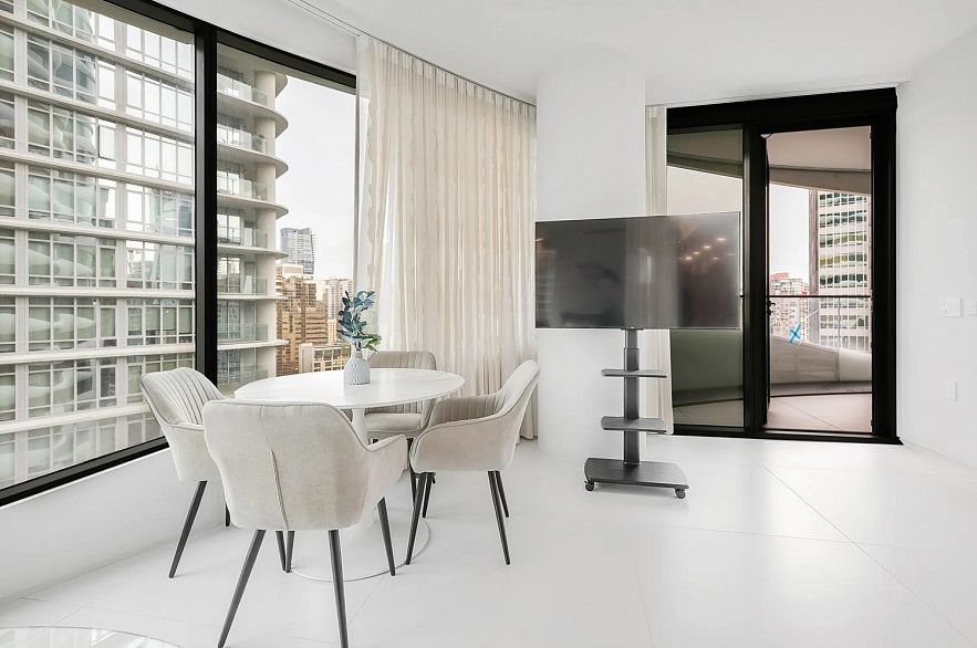 1308 1033 Nelson Street