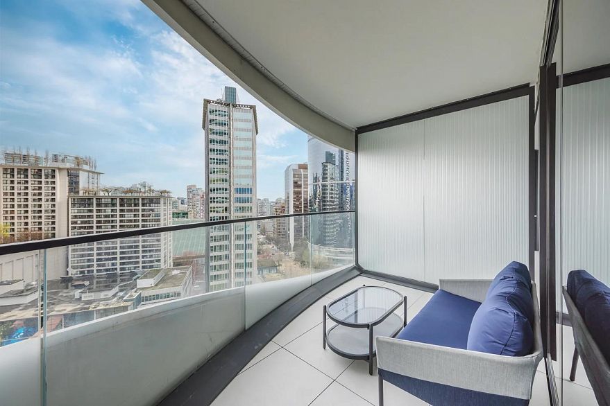 1308 1033 Nelson Street