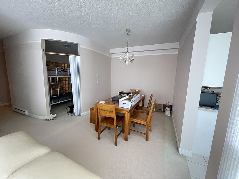 24xx 6128 PATTERSON AVENUE, Burnaby BC V5H 4P3