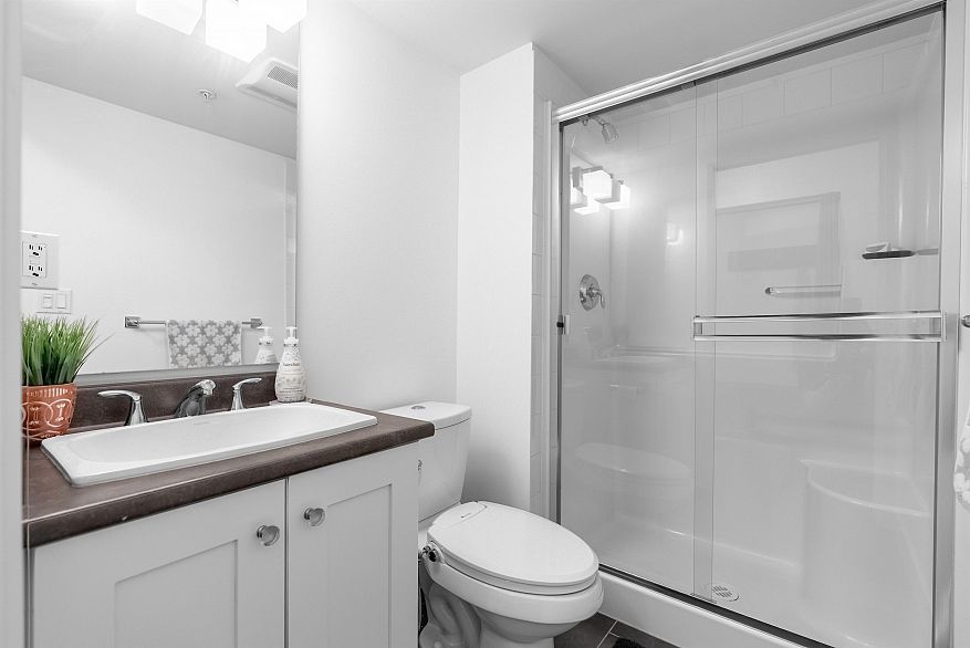 206 4550 Fraser Street