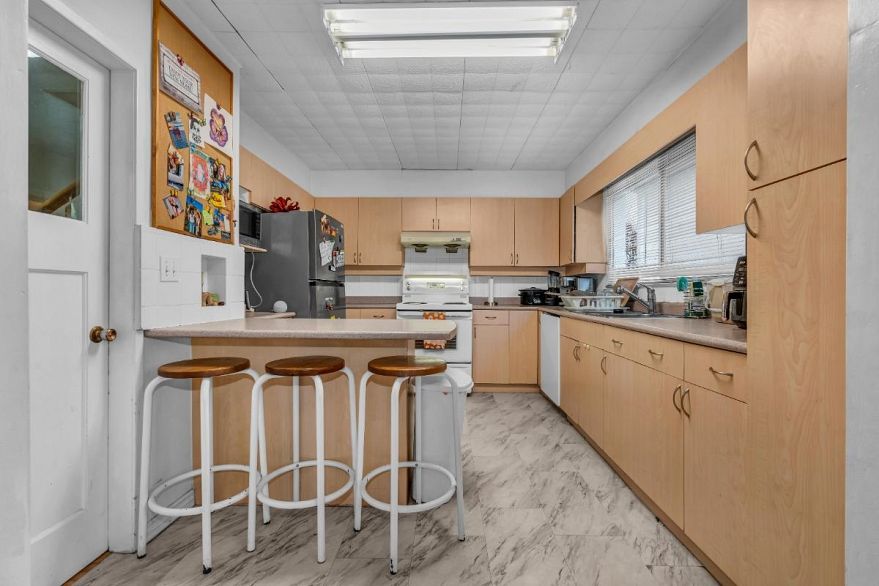 3555 Trafalgar Street