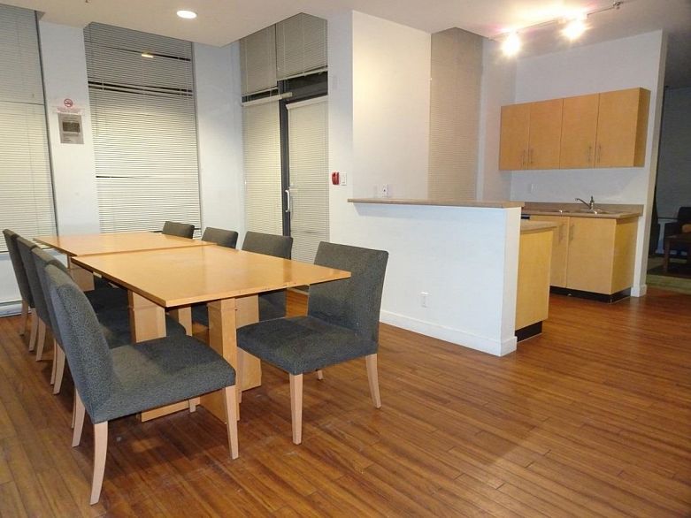 206 3660 Vanness Avenue