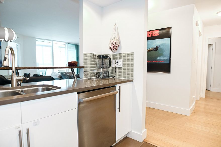 202 1188 Quebec Street