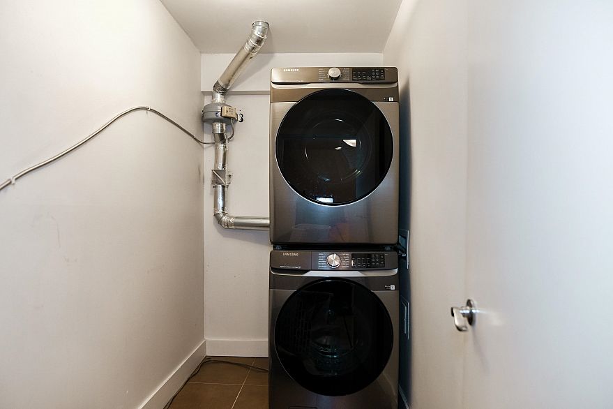 202 1188 Quebec Street