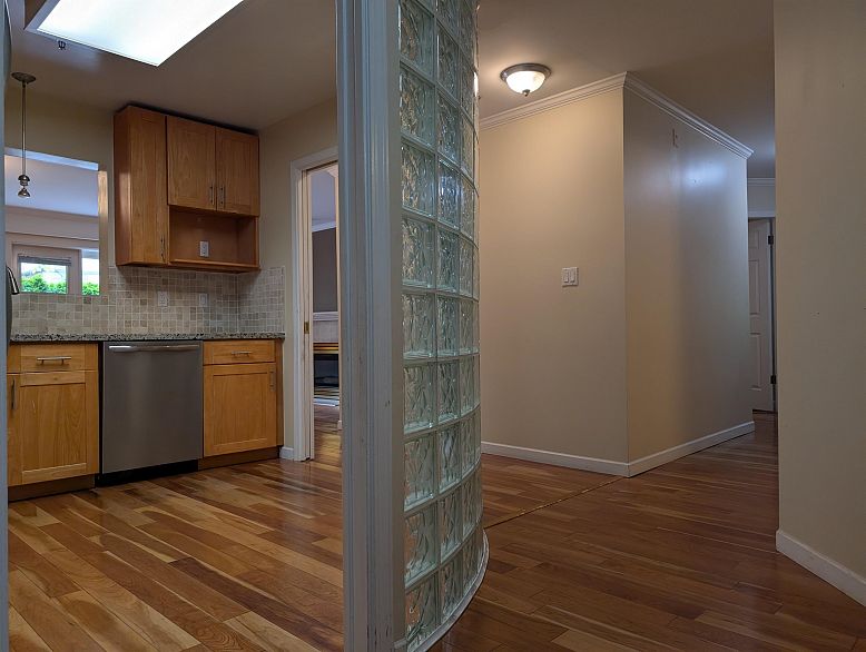 104 5880 Hampton Place