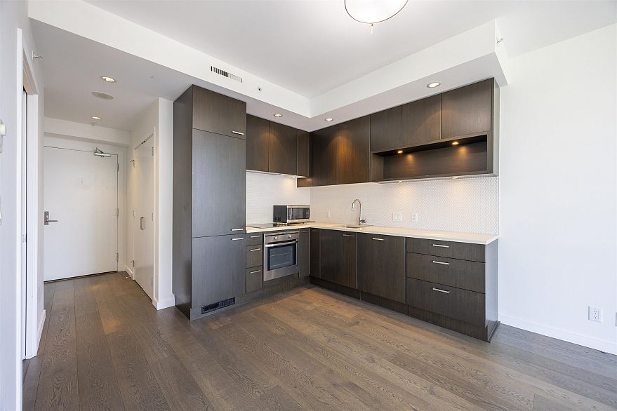 703 2550 Spruce Street