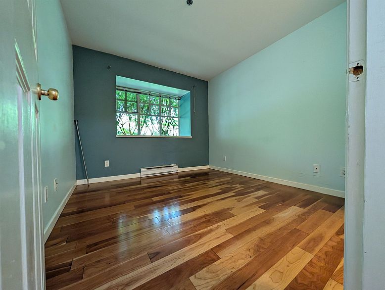 104 5880 Hampton Place