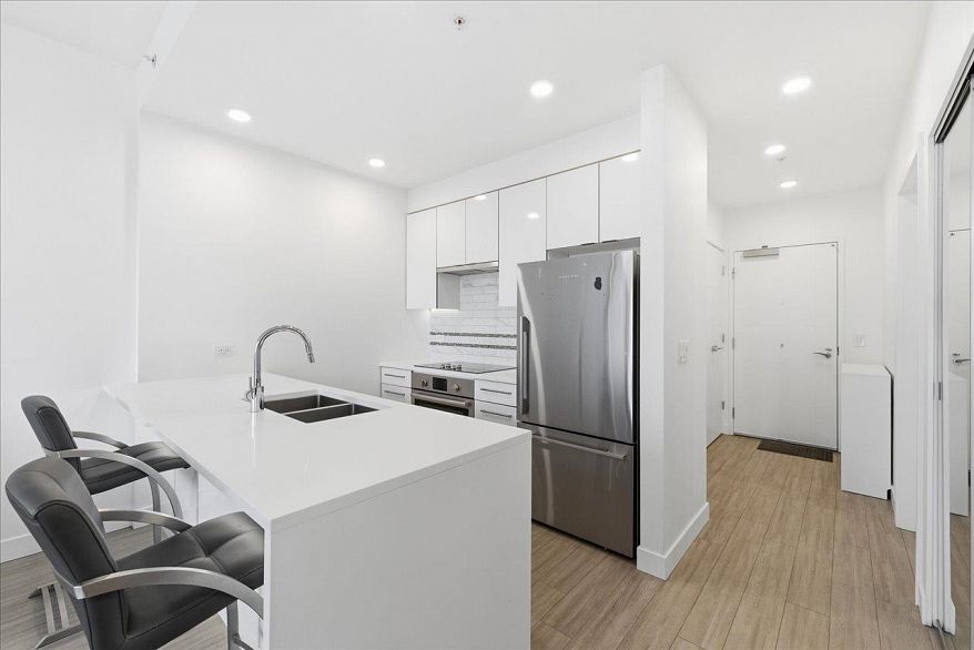 104 438 W King Edward Avenue