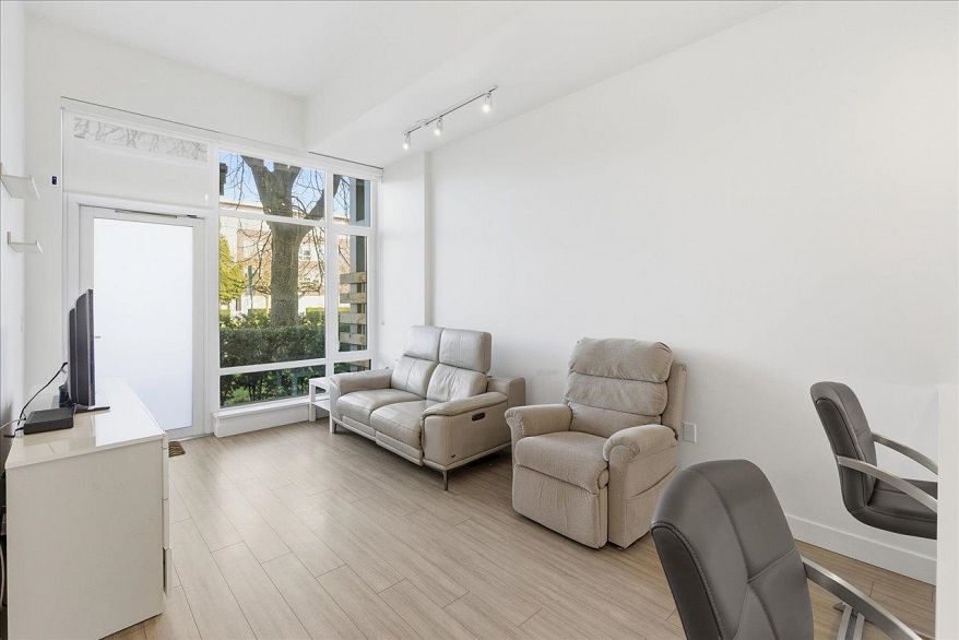 104 438 W King Edward Avenue