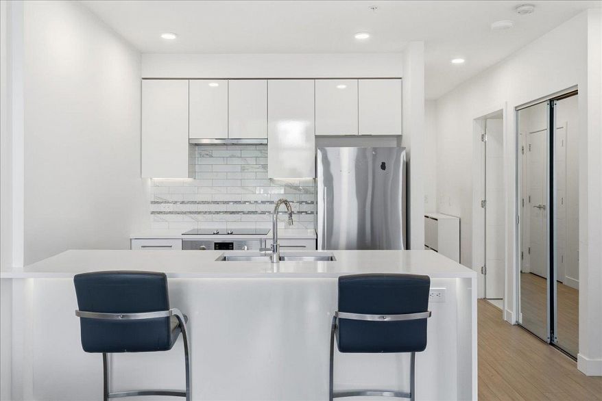 104 438 W King Edward Avenue