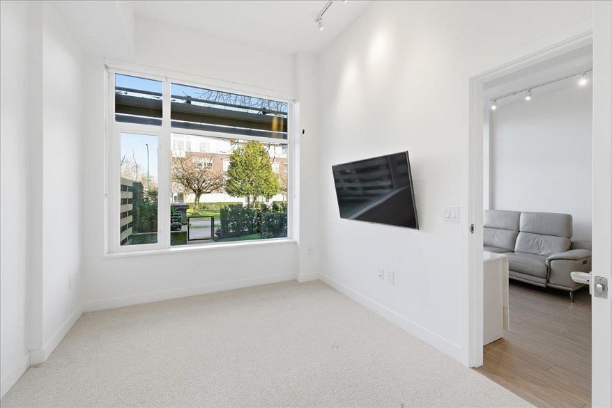 104 438 W King Edward Avenue