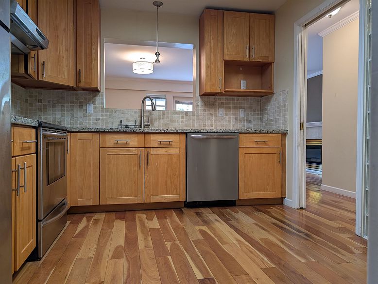 104 5880 Hampton Place