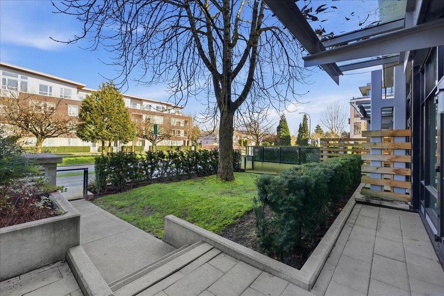 104 438 W King Edward Avenue