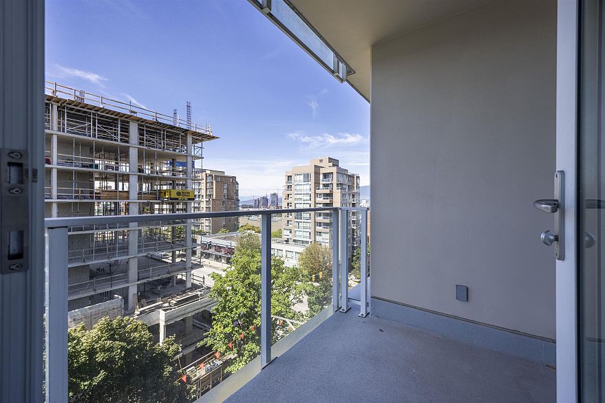 703 2550 Spruce Street