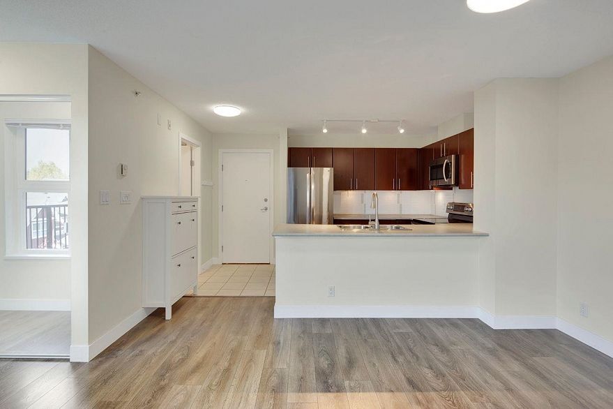 401 7088 Mont Royal Square