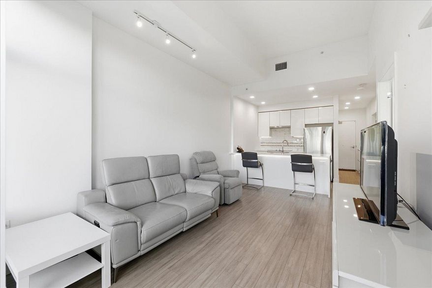 104 438 W King Edward Avenue