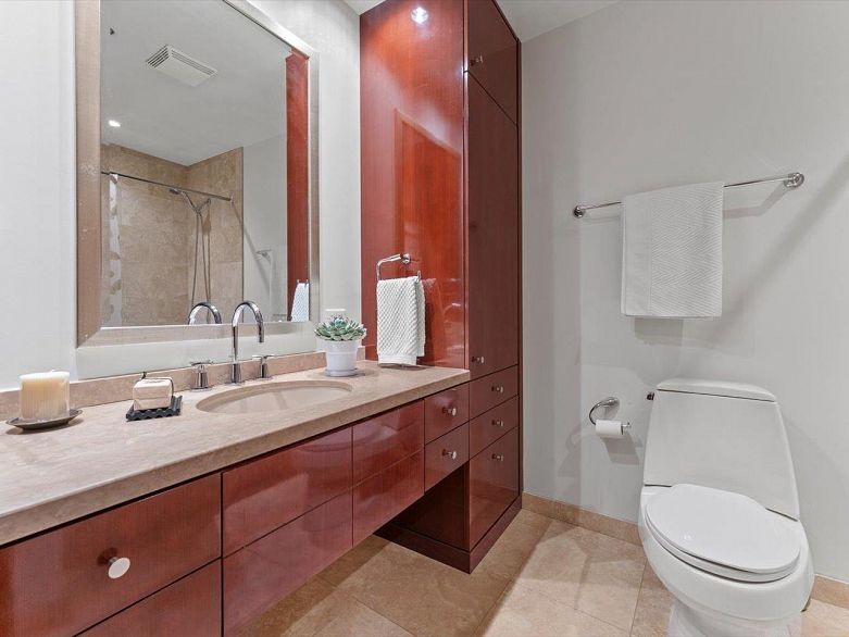 3704 938 Nelson Street