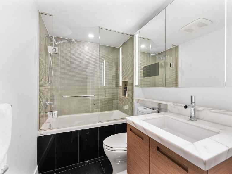 2011 777 Richards Street