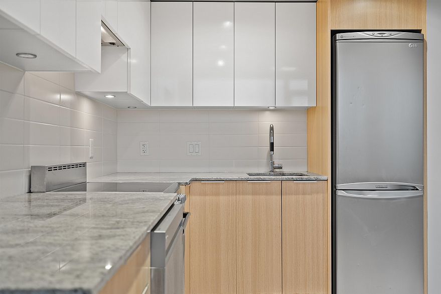 512 445 W 2nd Avenue