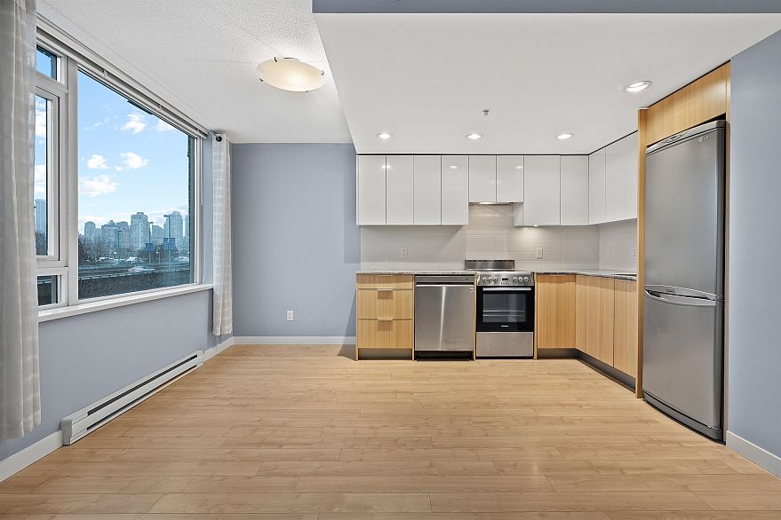 512 445 W 2nd Avenue