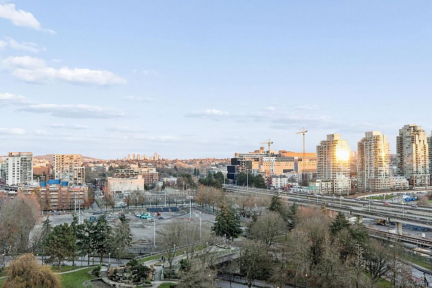 1609 688 Abbott Street